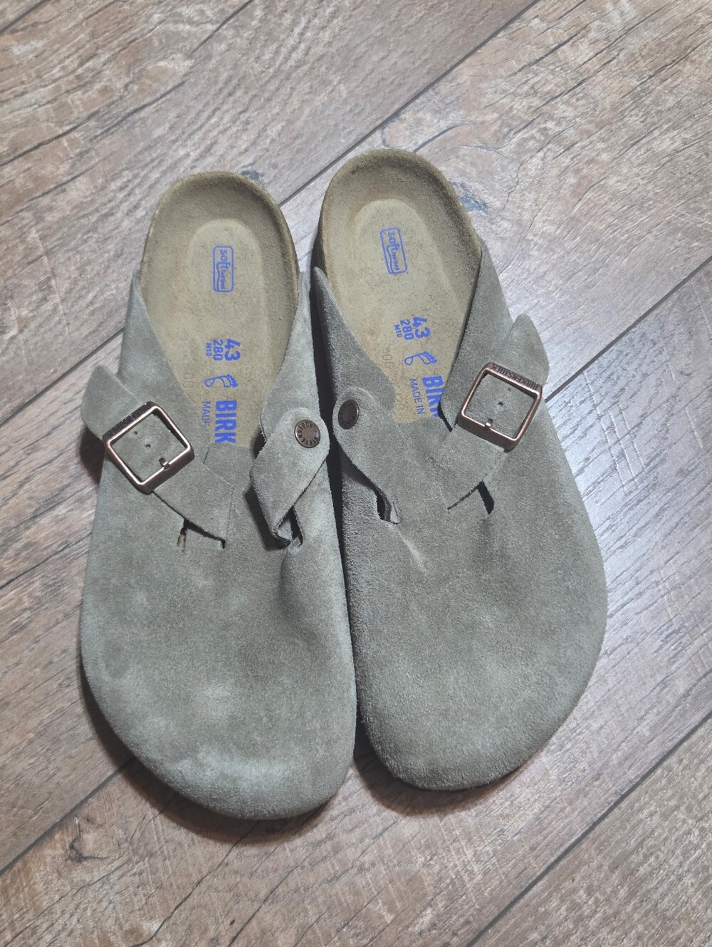 Men's Size 10 Birkenstock Boston Soft Footbed Suede Clogs
